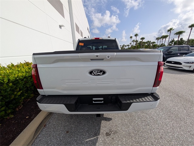2025 Ford F-150 XLT photo 13
