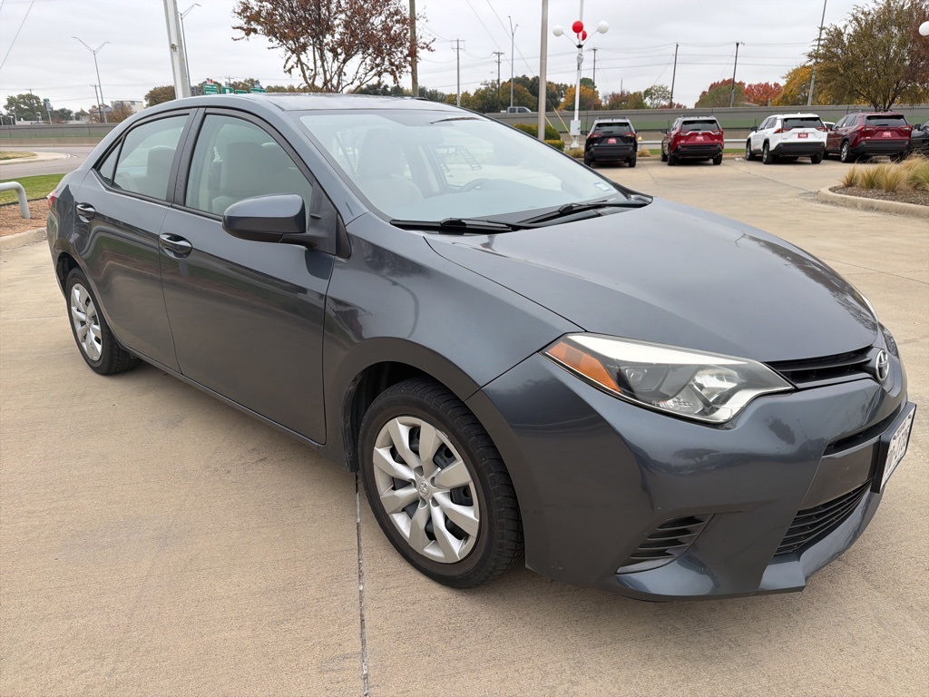 2015 Toyota Corolla LE's photo