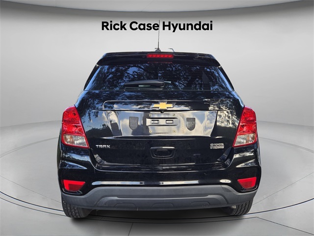 2019 Chevrolet Trax LS photo 3