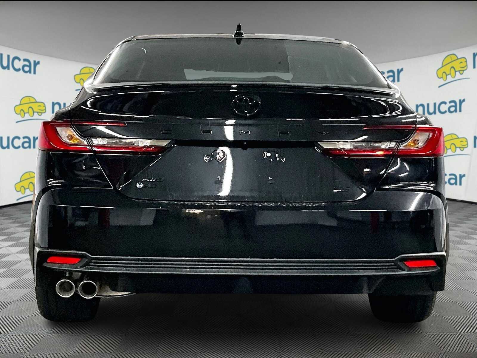 2025 Toyota Camry SE photo 5