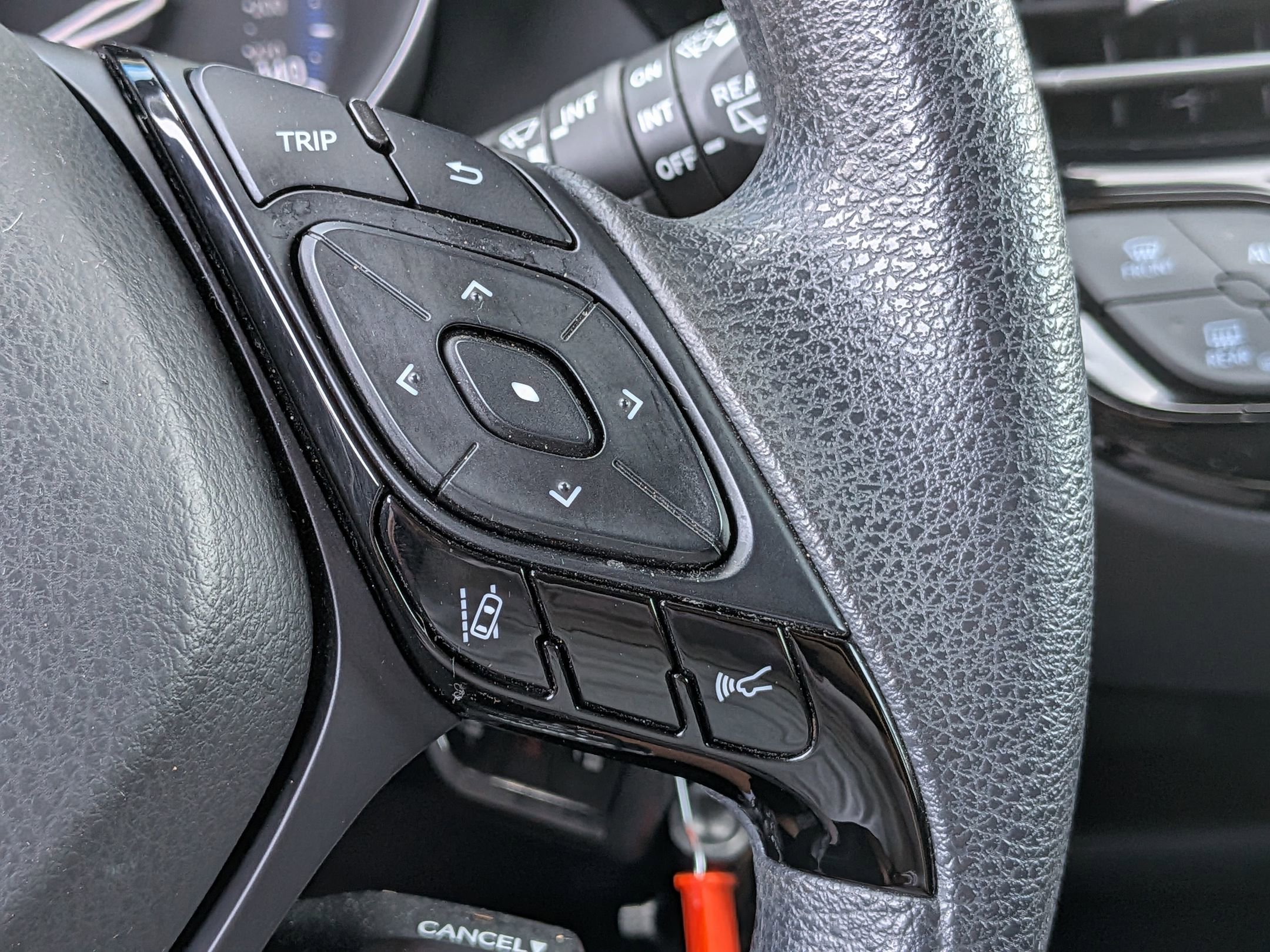 2021 Toyota C-HR LE photo 15