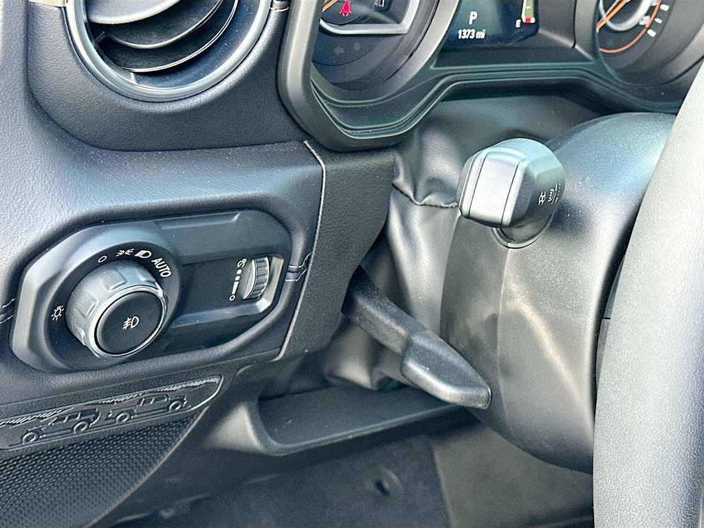 2024 Jeep Wrangler Sahara photo 11