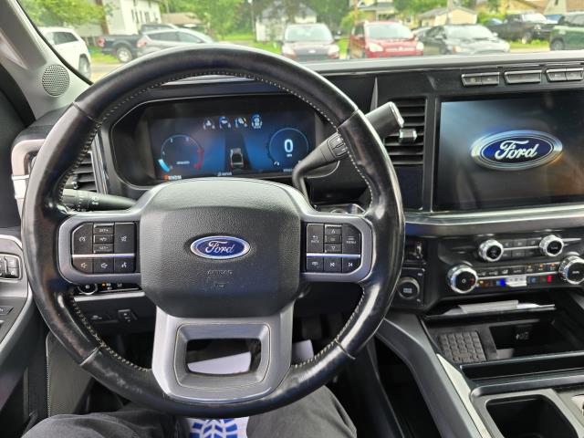 2023 Ford F-350 Lariat photo 16