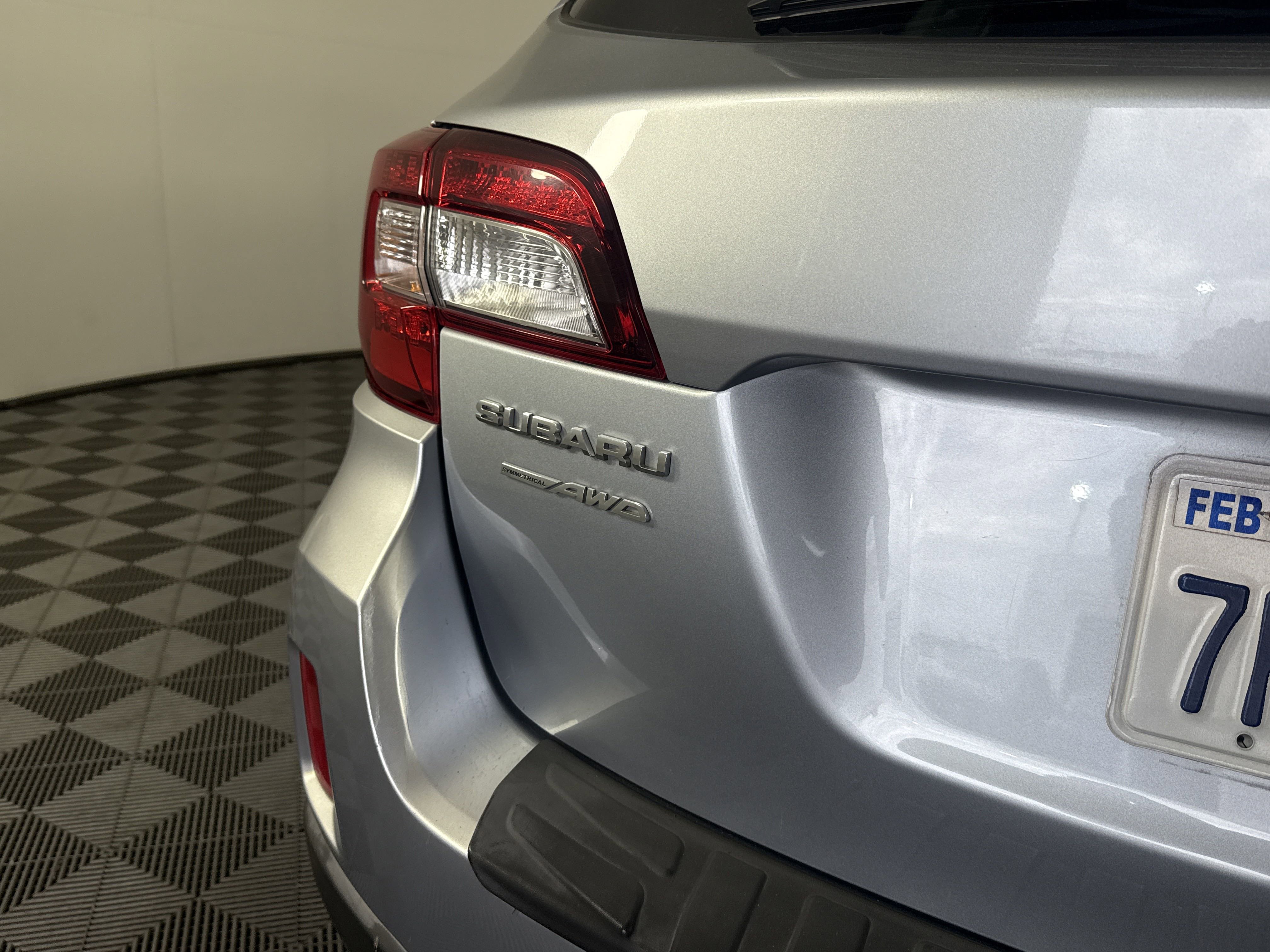 2016 Subaru Outback 2.5i Premium photo 3