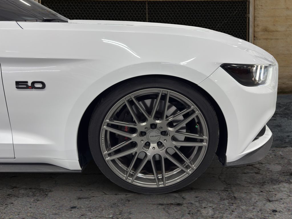 2016 Ford Mustang GT Premium photo 11