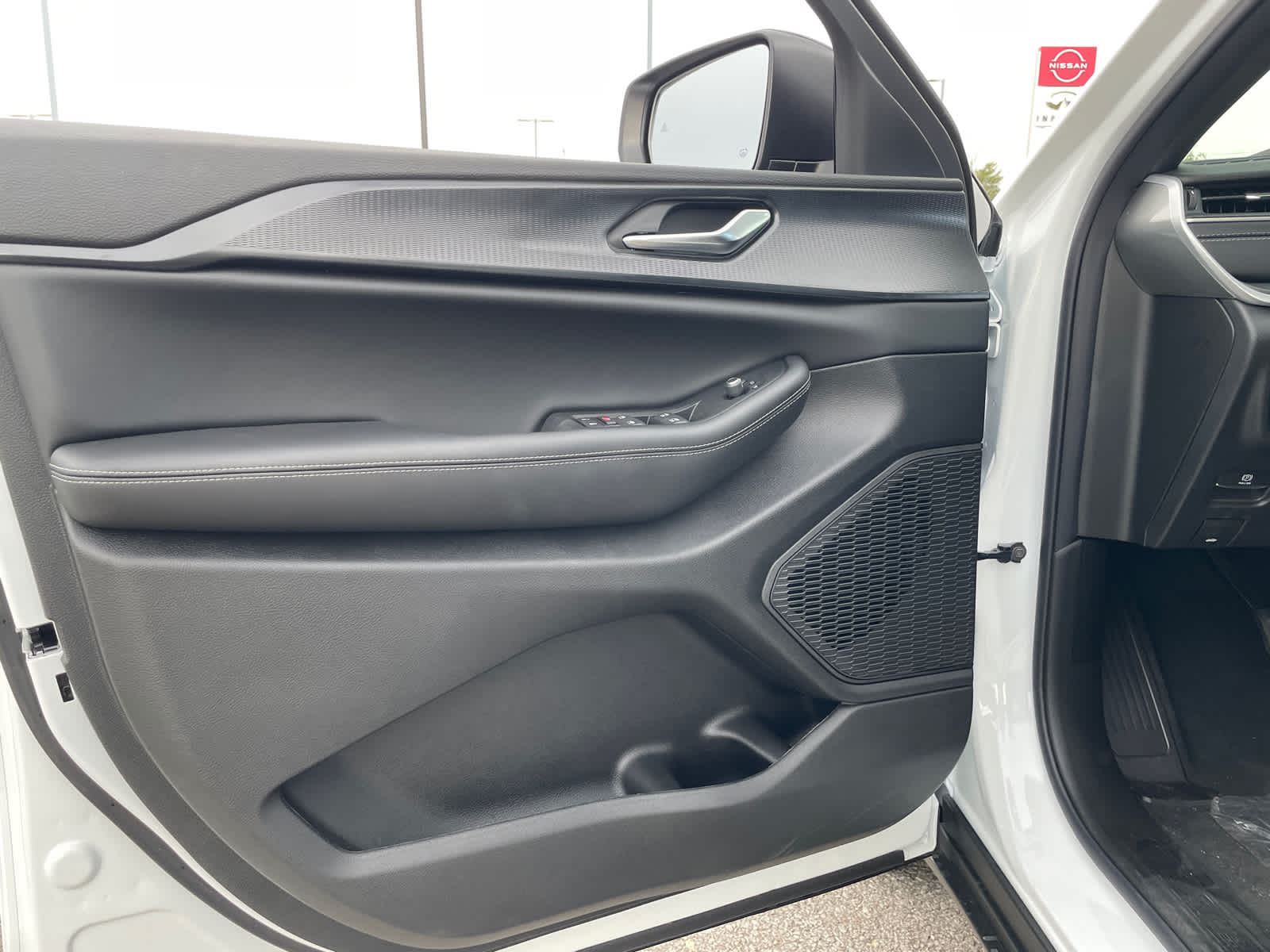 2025 Jeep Grand Cherokee Laredo photo 16