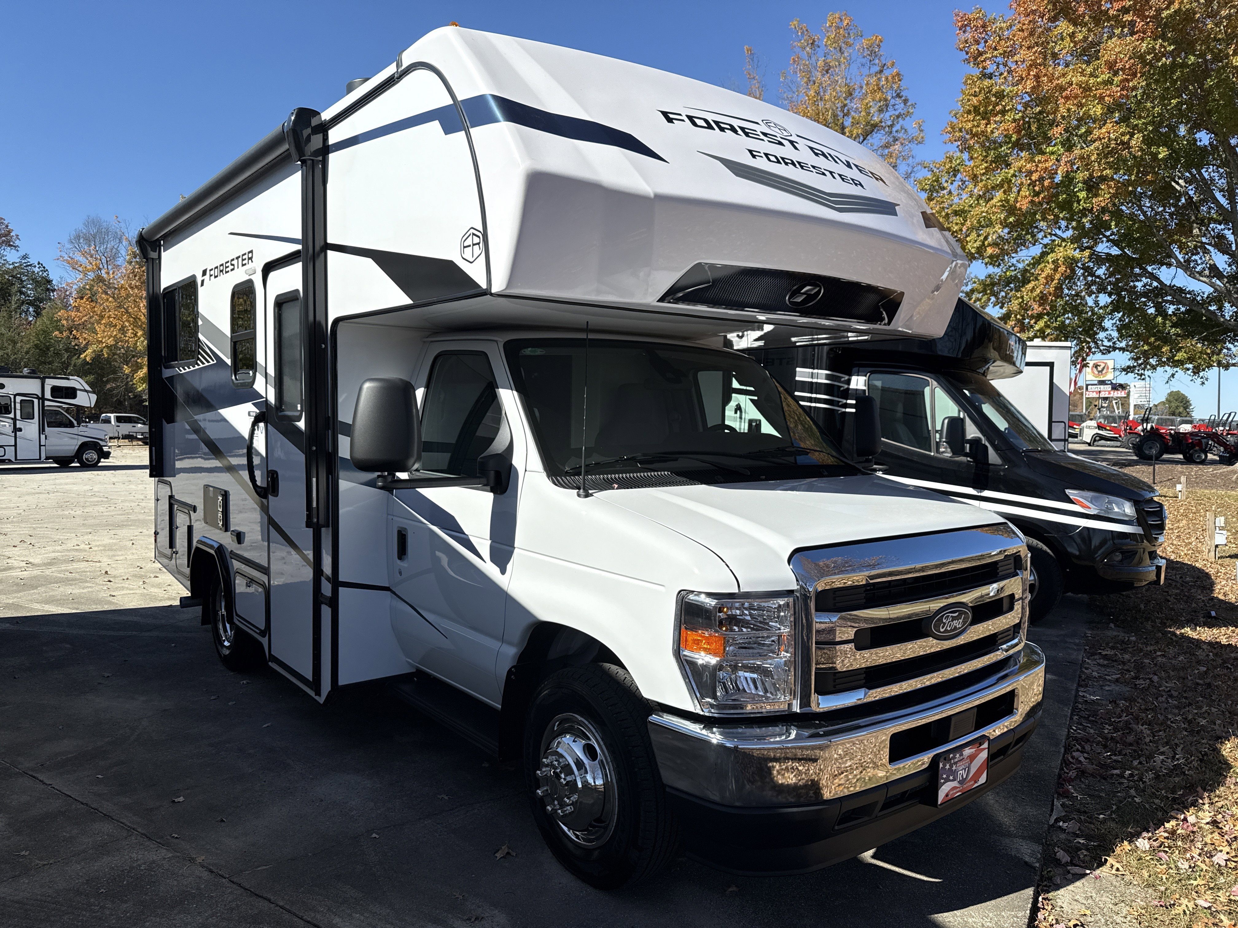 2026 Ford E-Series Cutaway Base's photo