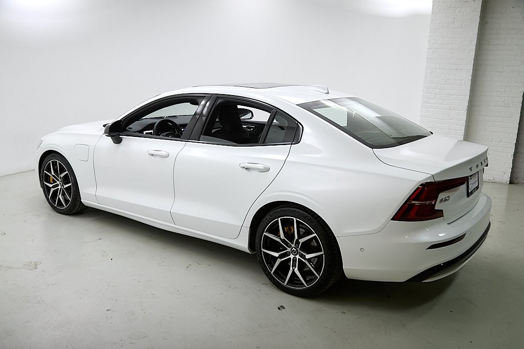 2023 VOLVO S60 - Image 8