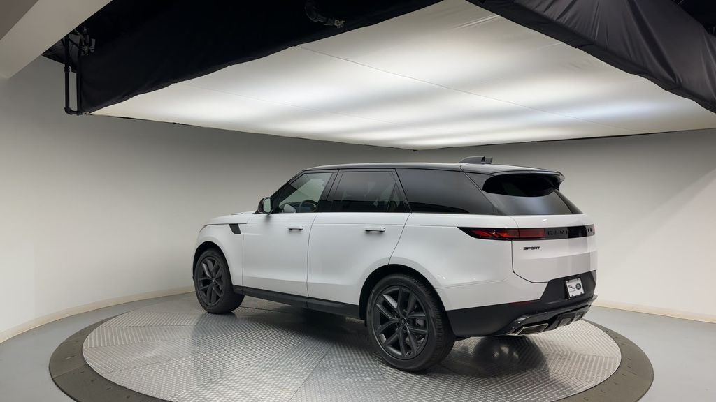2024 Land Rover Range Rover Sport SE photo 6