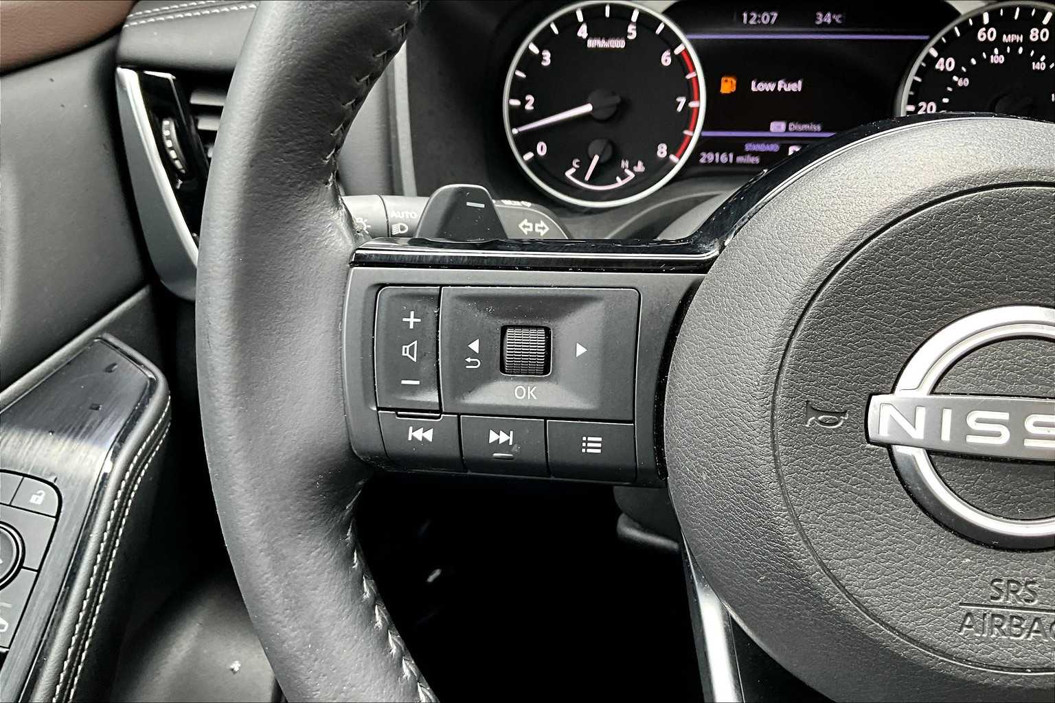 2022 Nissan Rogue SV photo 21