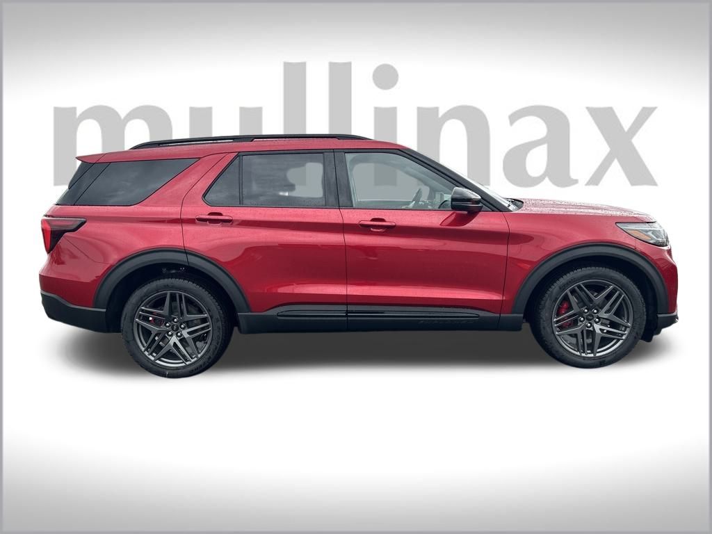 2025 Ford Explorer ST photo 2