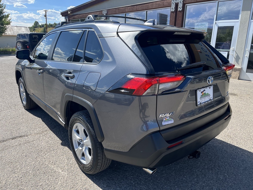 2021 Toyota RAV4 Hybrid LE photo 2