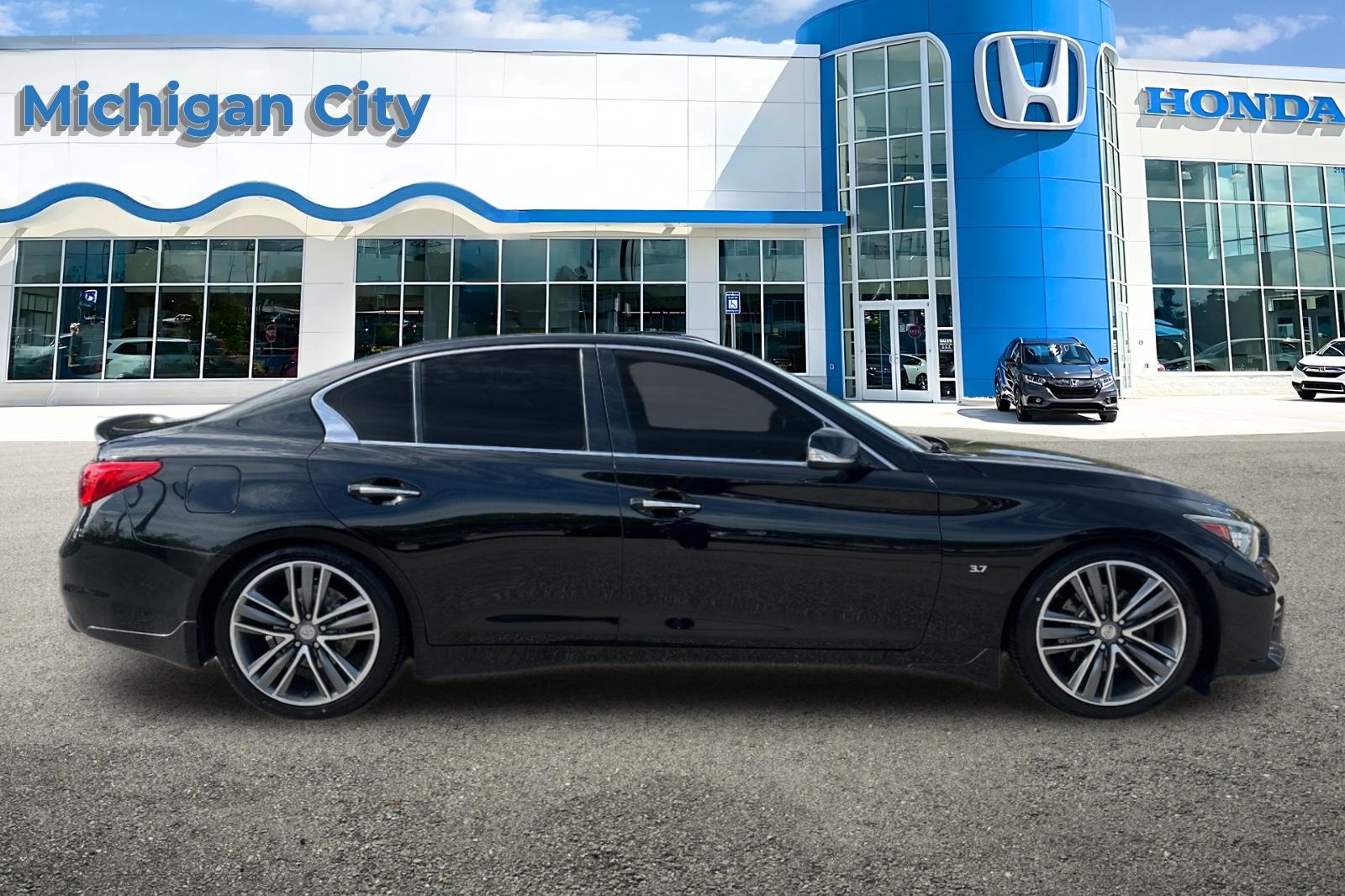 2015 Infiniti Q50 Premium photo 6