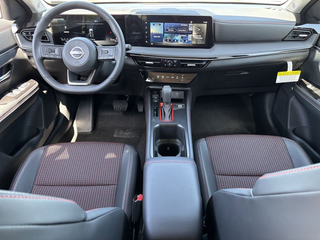 2025 Nissan Kicks SR photo 8