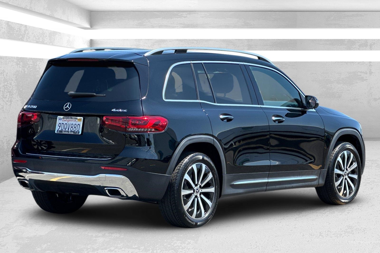 2023 Mercedes Benz GLB 250 4MATIC photo 2