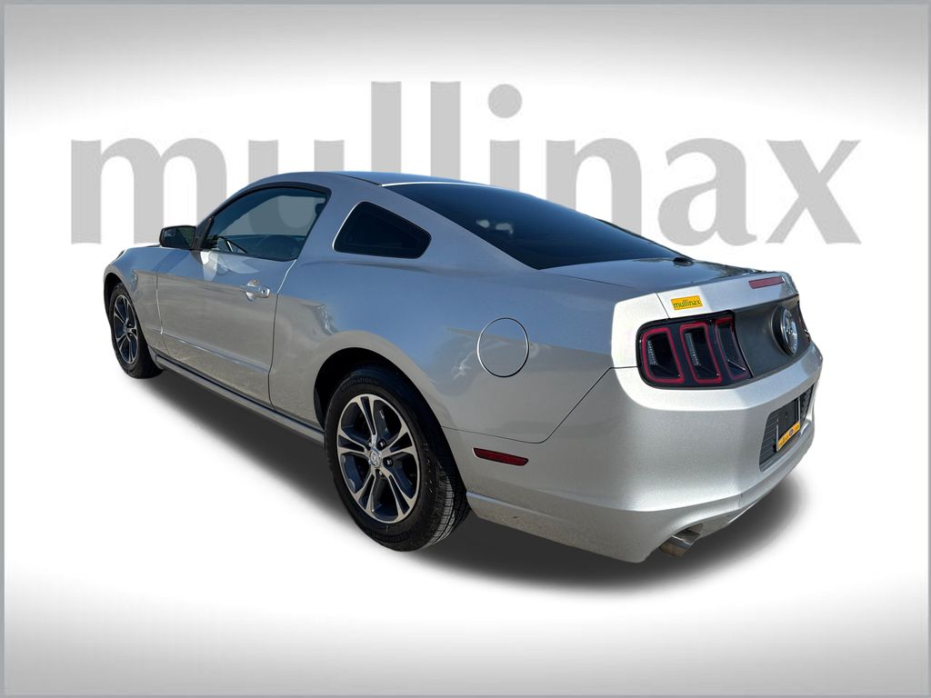 2014 Ford Mustang V6 Premium photo 5