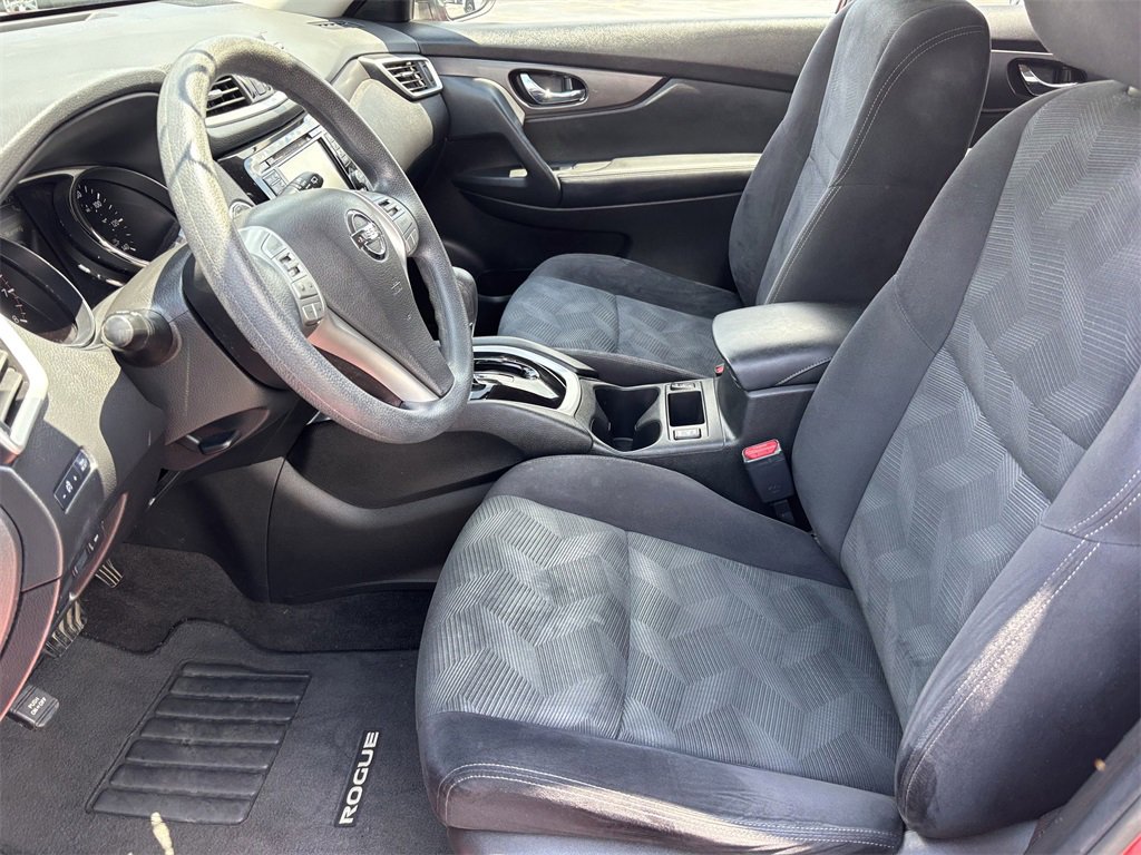 2016 Nissan Rogue SV photo 15