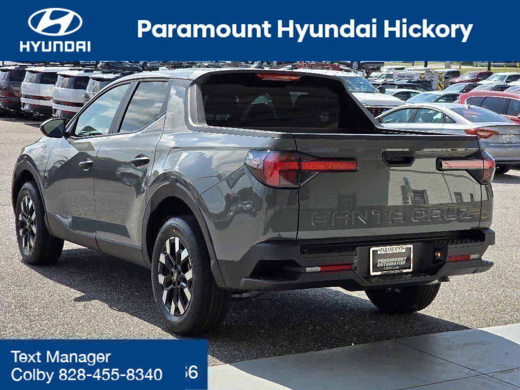 2025 Hyundai Santa Cruz SE photo 2