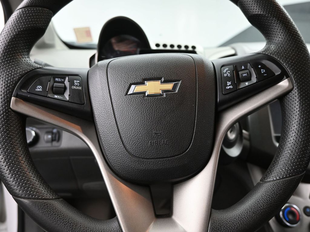 2016 Chevrolet Sonic LT photo 9