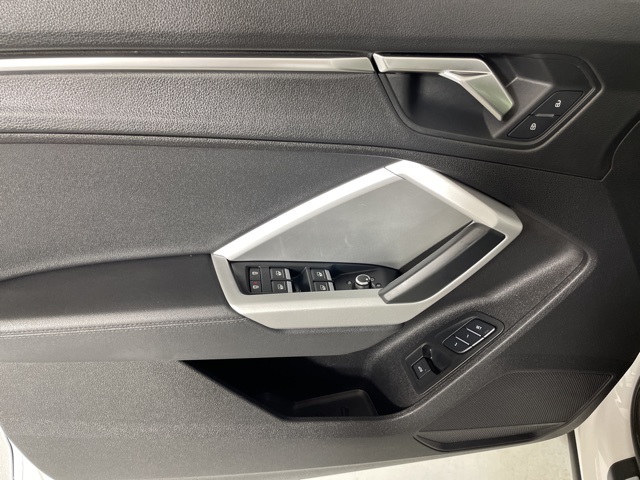 2024 Audi Q3 S line Premium photo 9