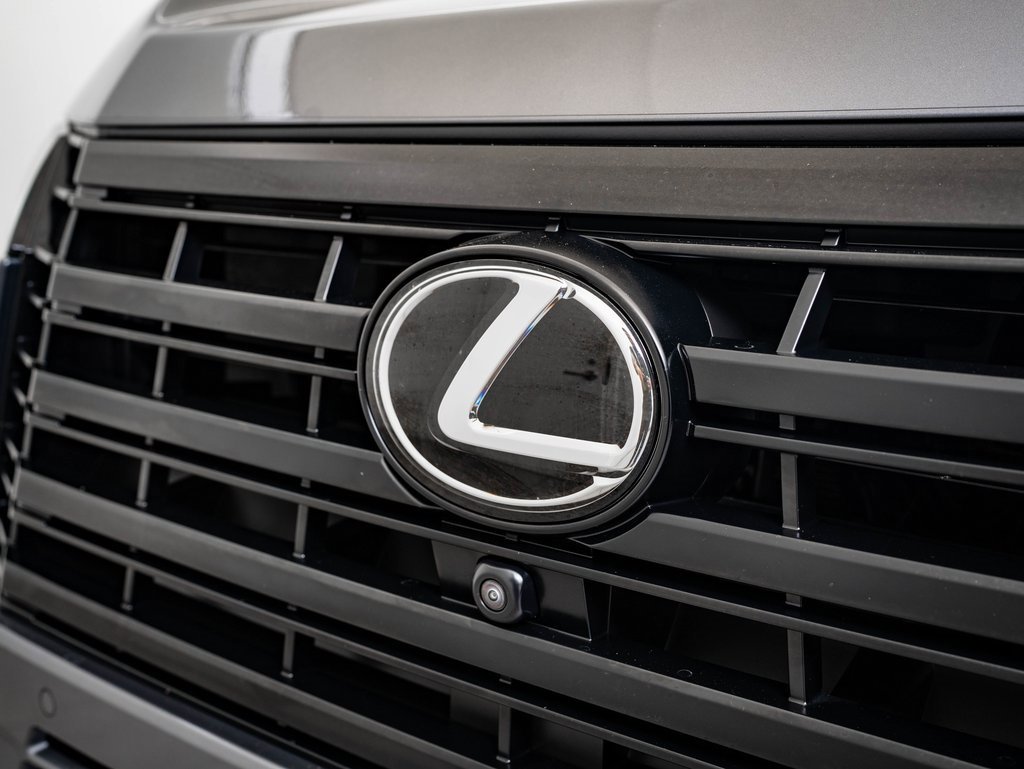 2024 Lexus GX 550 Luxury photo 3