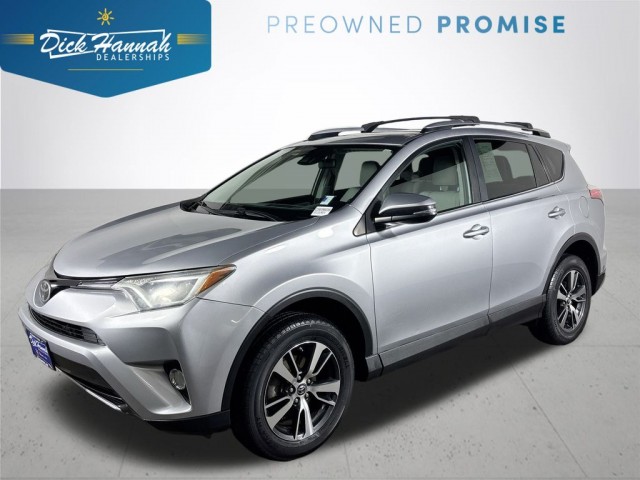 2017 Toyota RAV4 XLE's photo