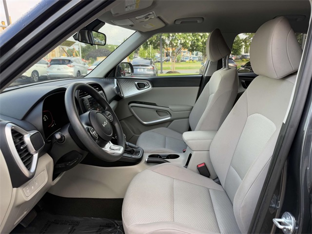 2023 Kia Soul LX photo 13