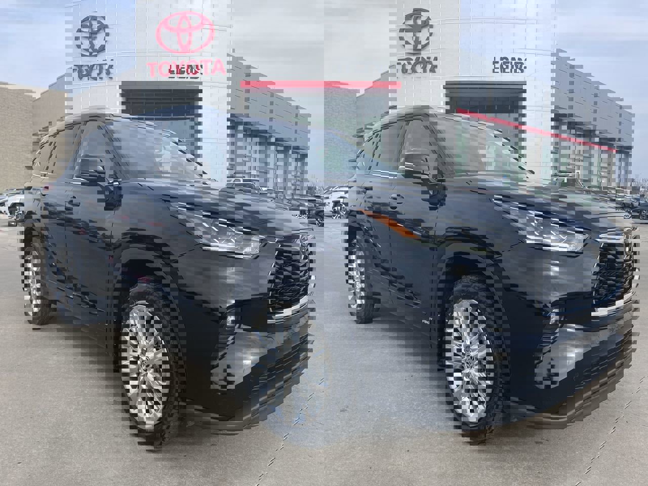 2025 Toyota Highlander Limited's photo