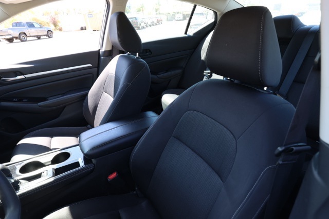 2023 Nissan Altima 2.5 SV photo 13