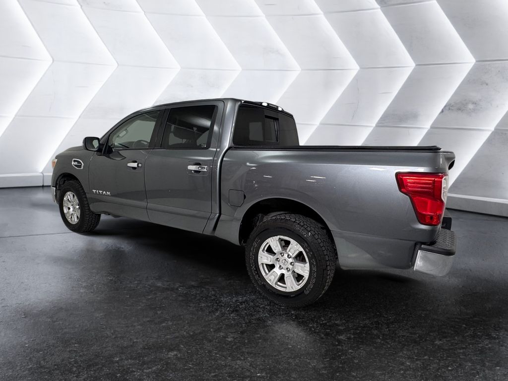 2017 Nissan Titan SV photo 6