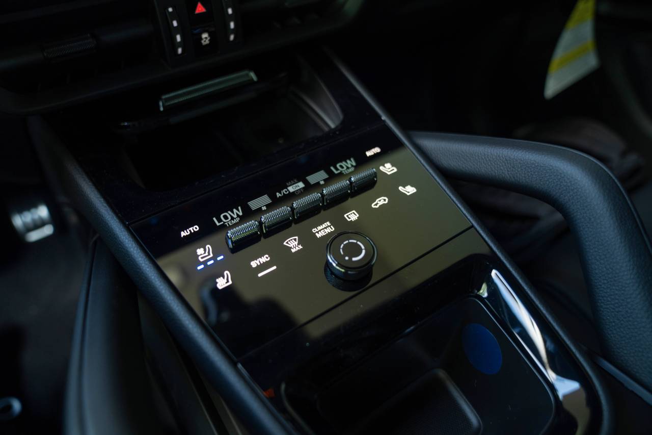 2025 Porsche Cayenne S photo 21