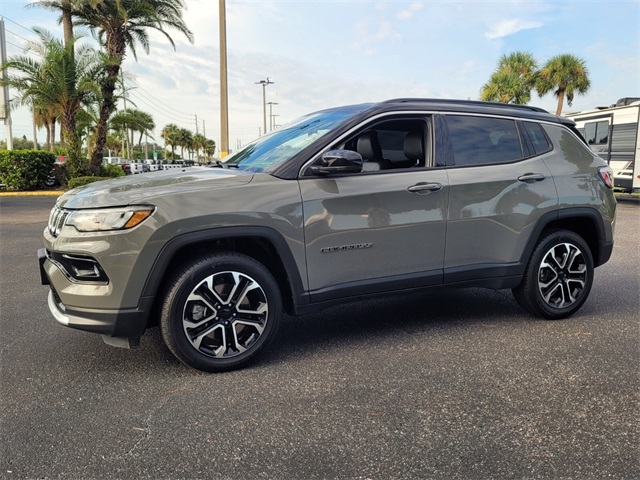 2023 Jeep Compass Limited photo 2