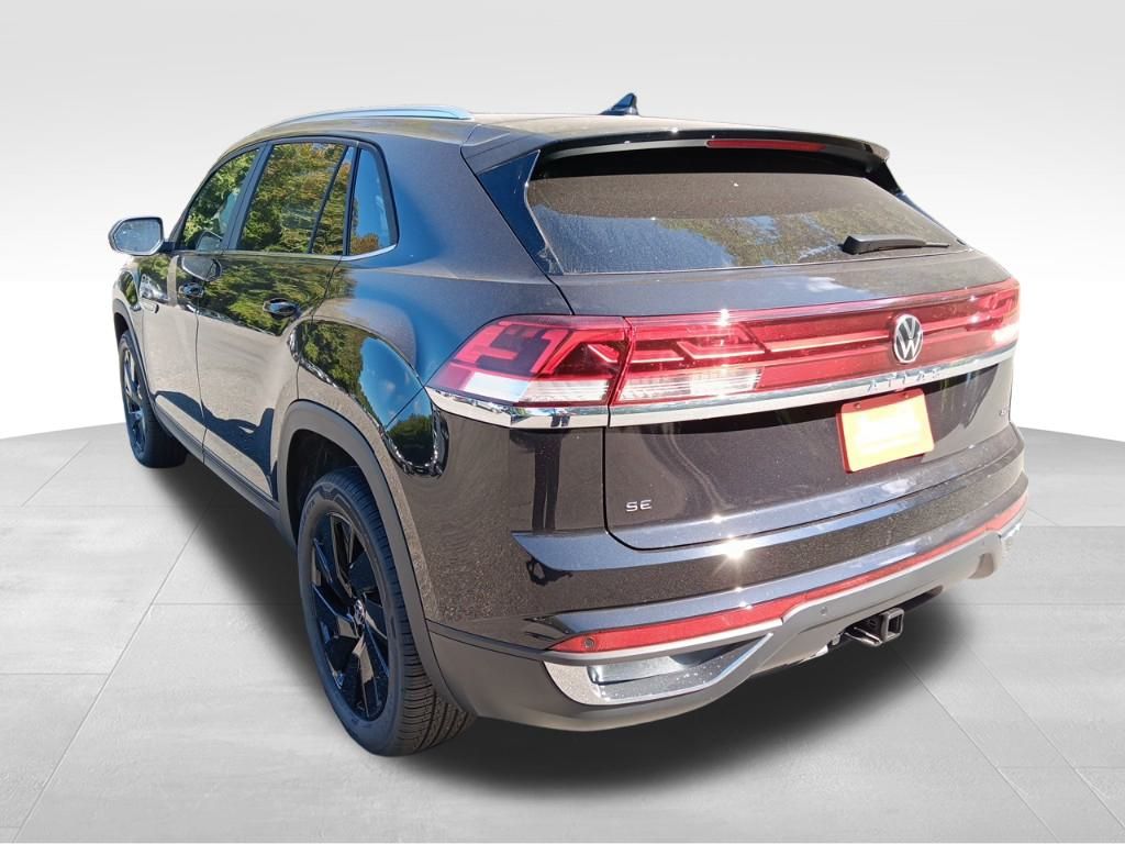 2025 Volkswagen Atlas Cross Sport SE Technology photo 2