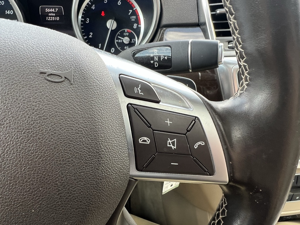 2015 Mercedes Benz ML 350 4MATIC photo 27