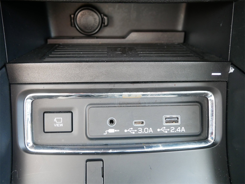 2025 Subaru Ascent Onyx Edition Touring photo 27