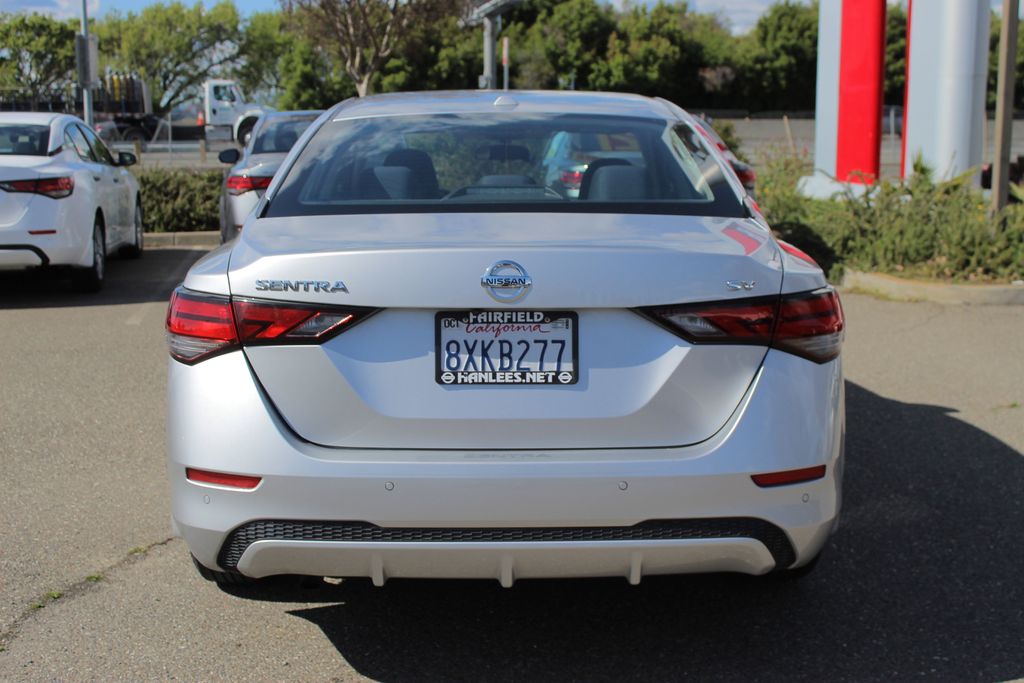 2021 Nissan Sentra SV photo 7