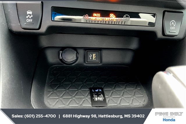 2024 Toyota RAV4 XLE Premium photo 22