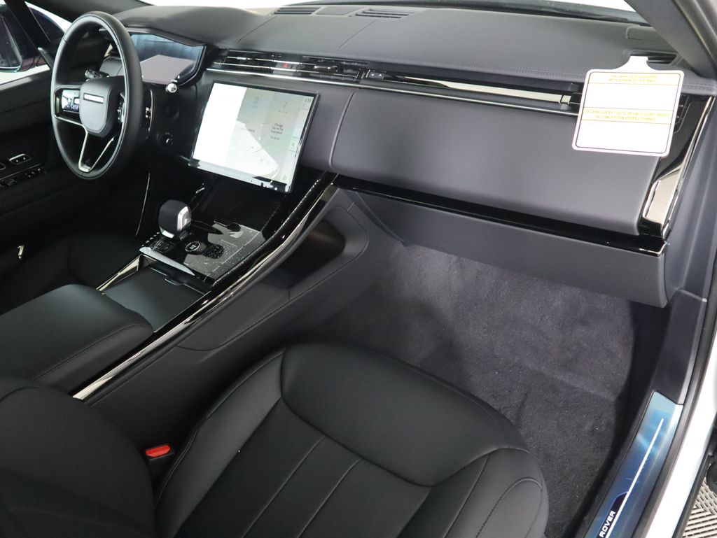2025 Land Rover Range Rover Sport SE photo 15