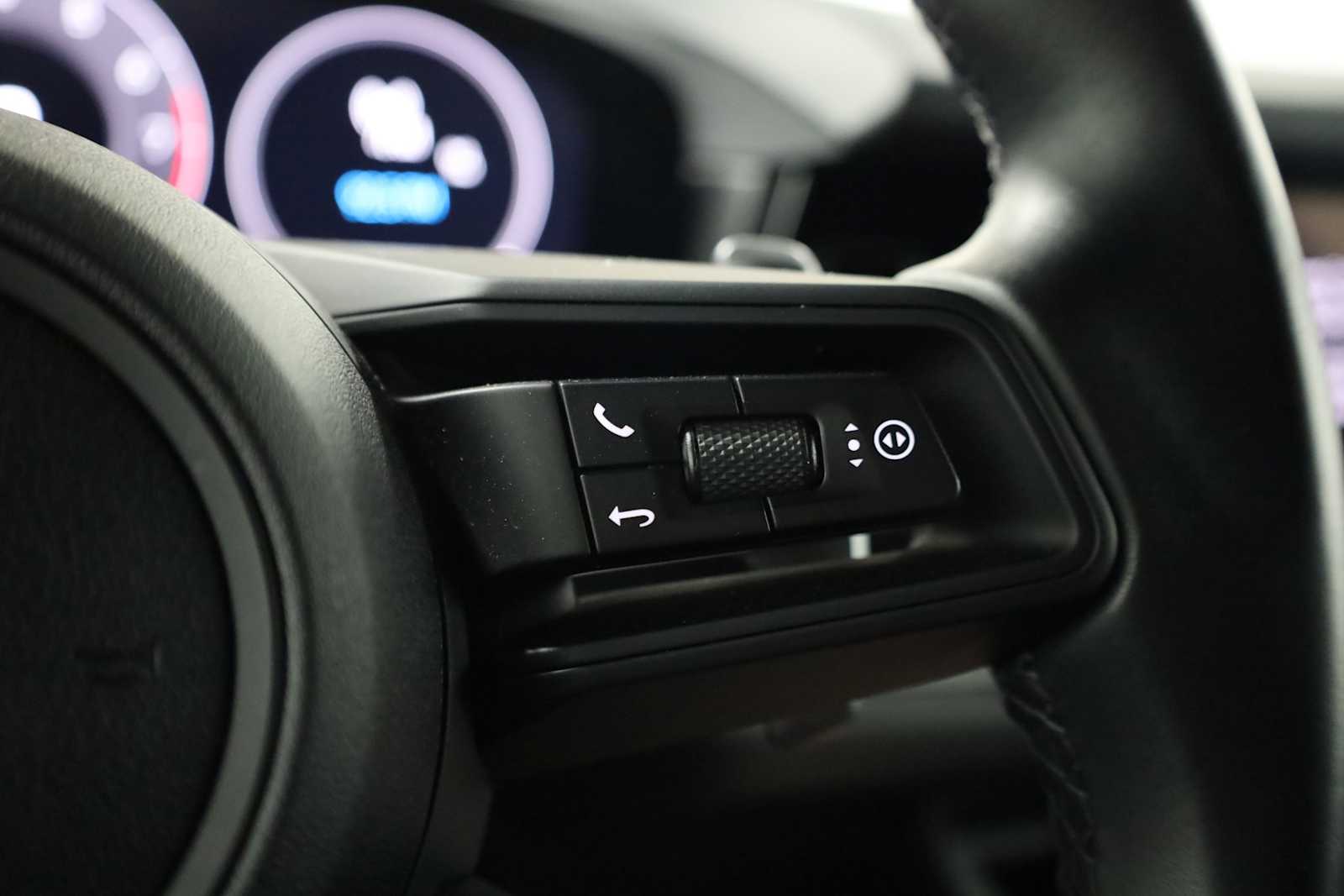 2024 Porsche Cayenne photo 20