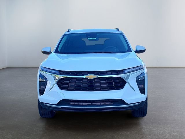 2025 Chevrolet Trax LT photo 8
