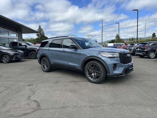 2025 Ford Explorer ST photo 11