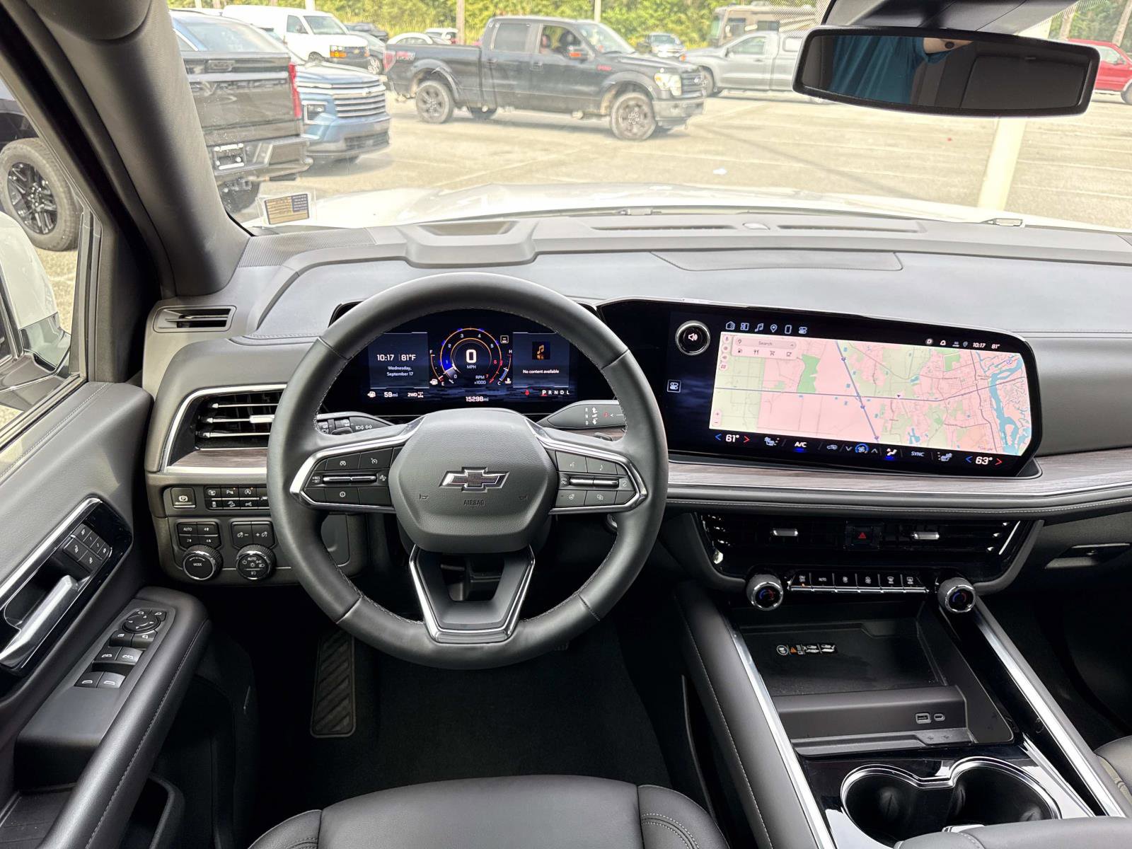 2025 Chevrolet Suburban Z71 photo 13