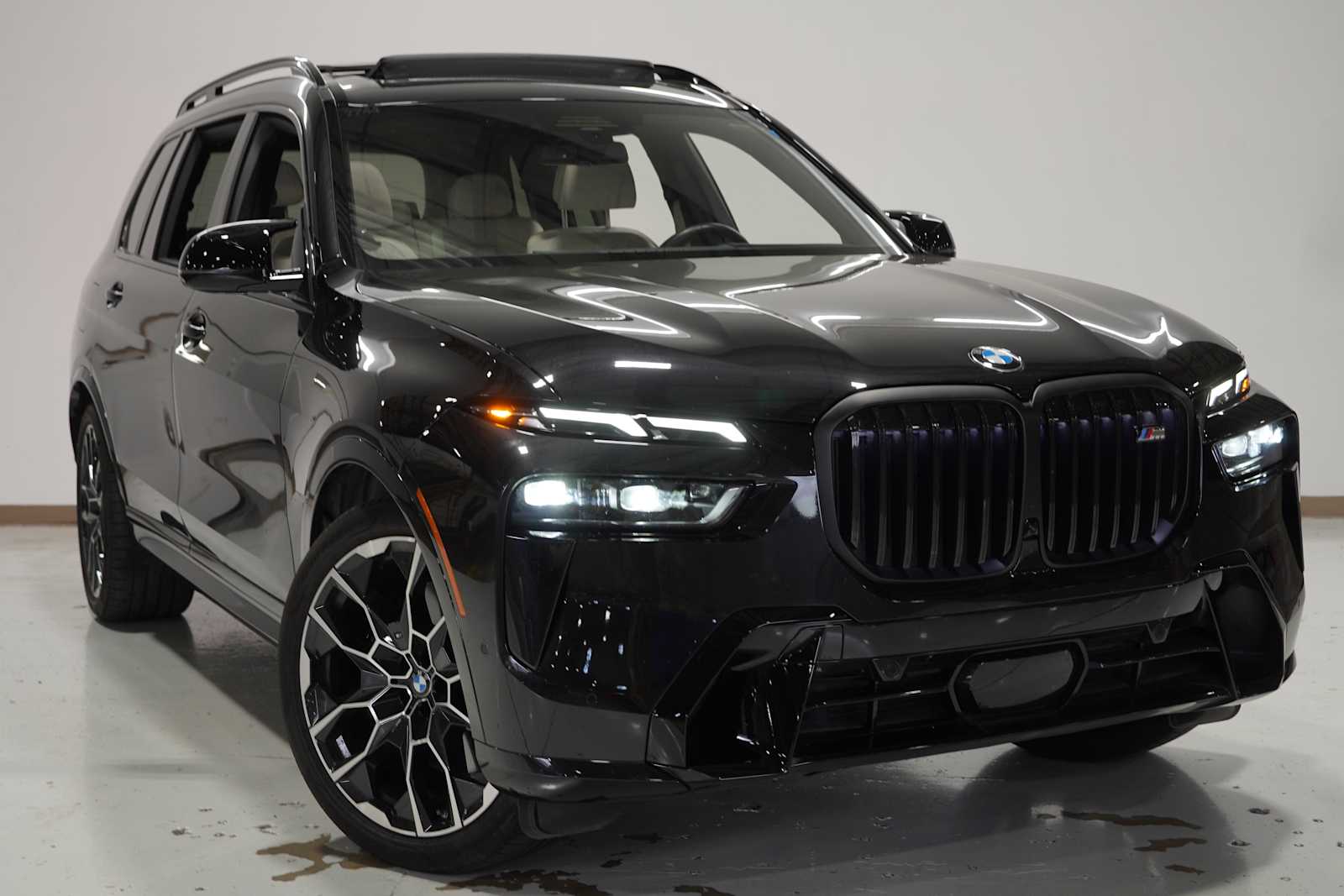 2025 Bmw X7 M60i photo 3
