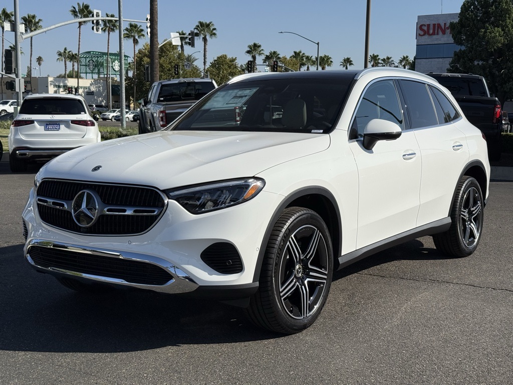 2026 Mercedes Benz GLC 300 photo 4