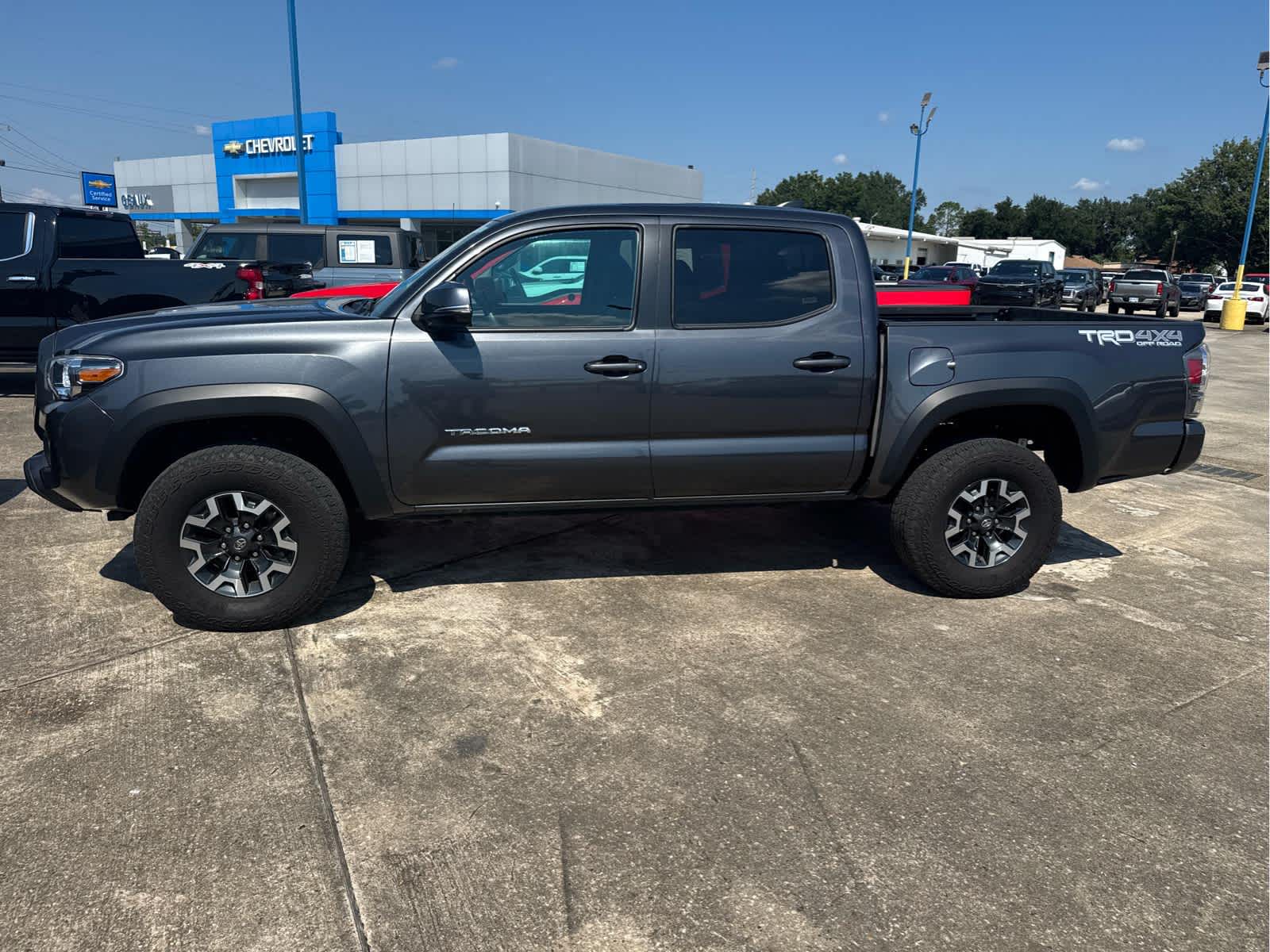 2023 Toyota Tacoma TRD photo 12