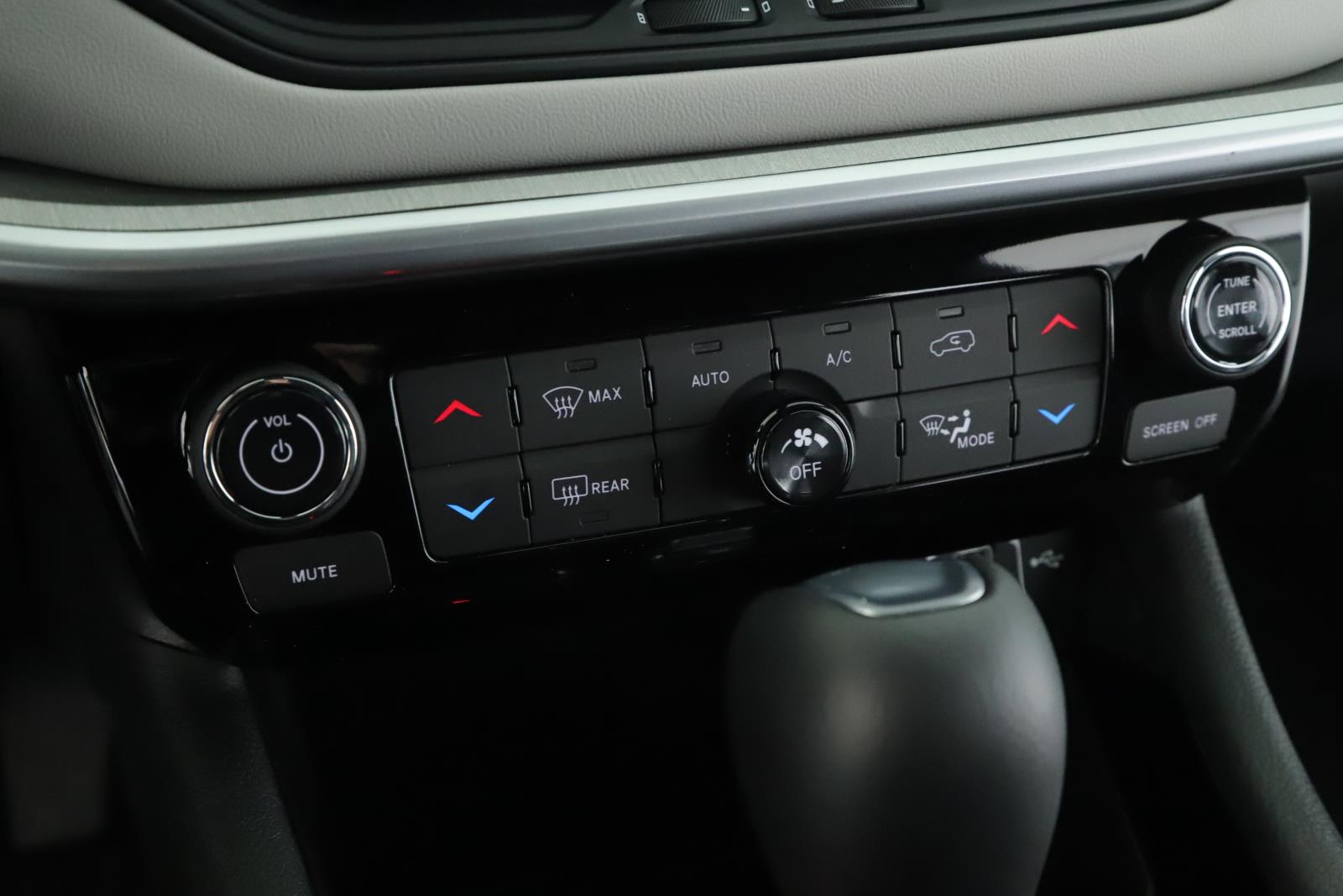 2025 Jeep Compass Limited photo 14