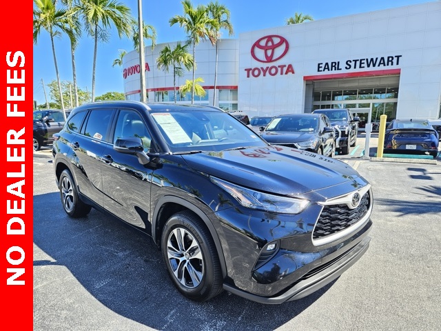 2024 Toyota Highlander XLE's photo