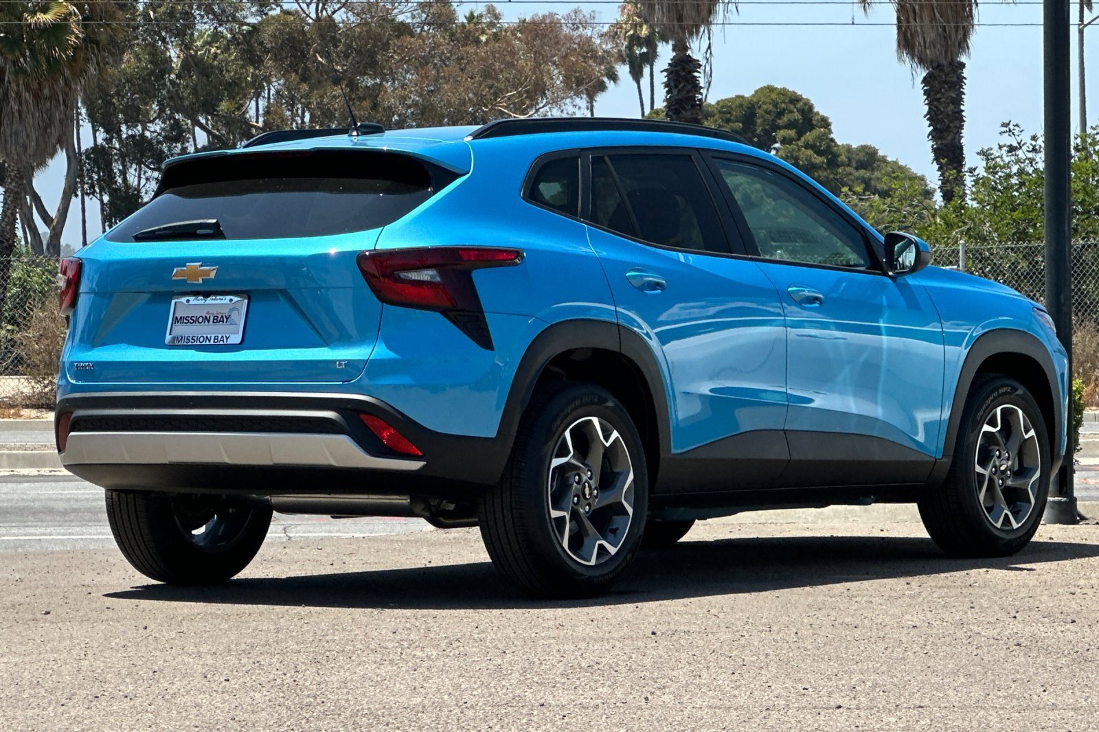 2025 Chevrolet Trax LT photo 4