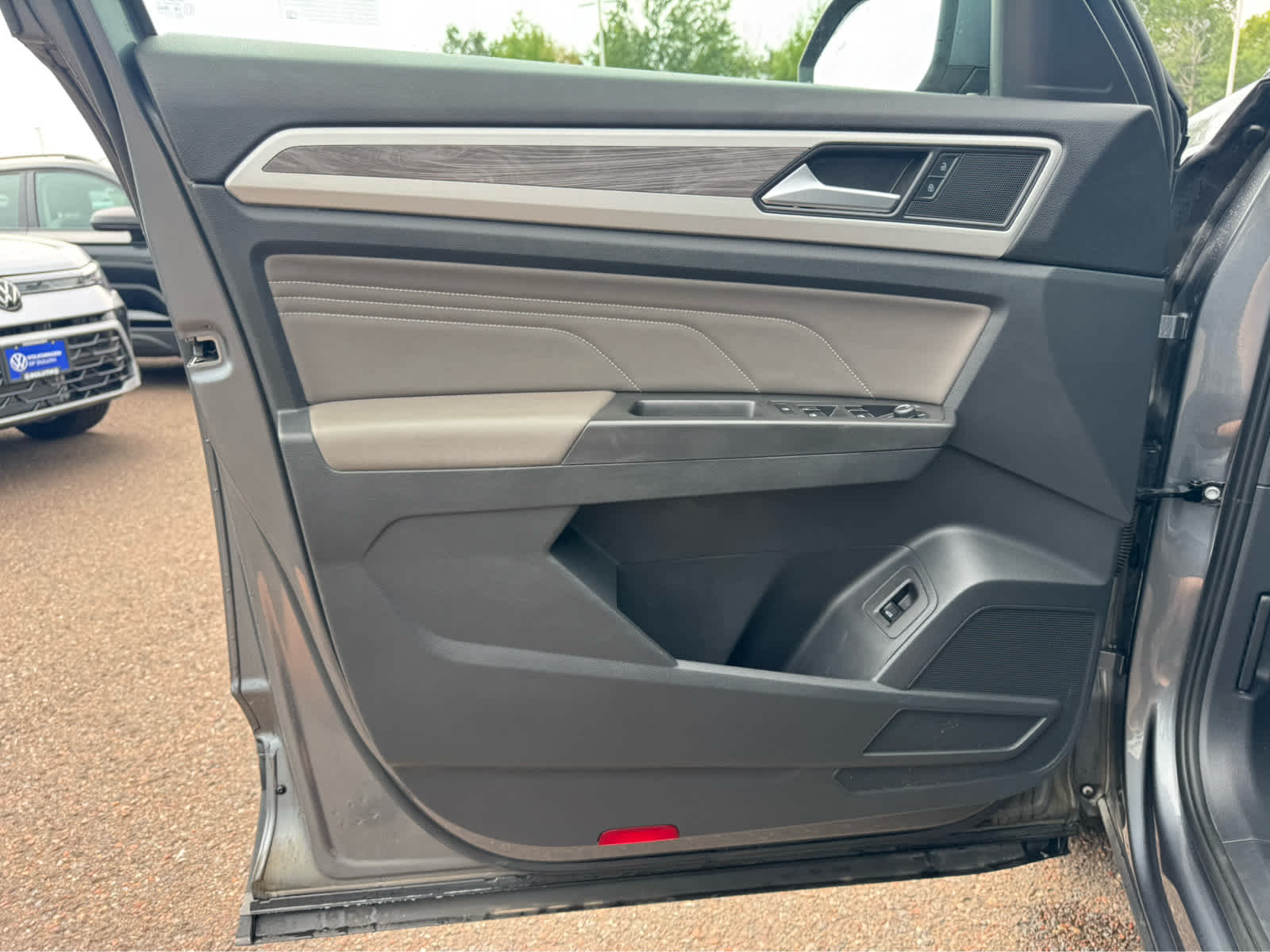 2023 Volkswagen Atlas Cross Sport V6 SE Technology photo 12