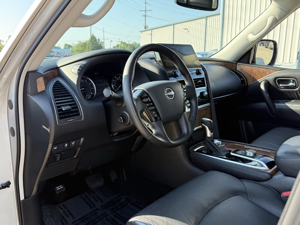 2023 Nissan Armada SL photo 12